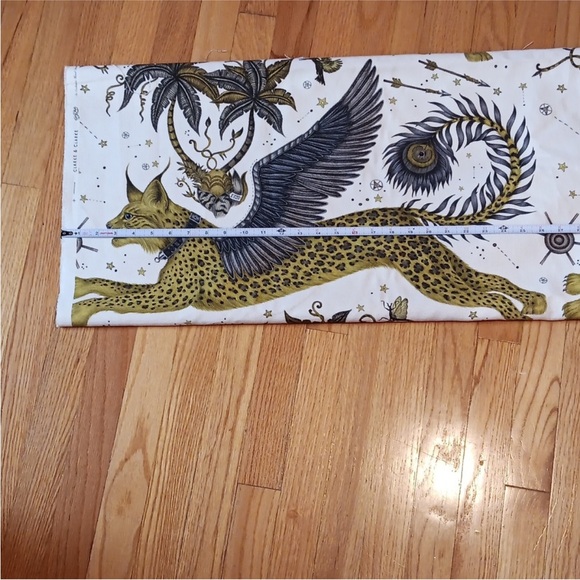 WILDERIE BY EMMA J SHIPLEY FOR CLARKE AND CLARKE - fabric 🐆⚜️💛🖤 - Picture 9 of 12